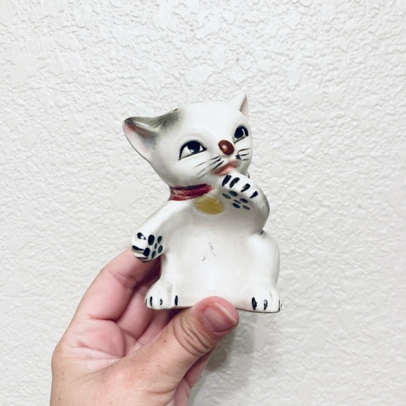Vintage lucky cat ceramic white kitty cat figurine Japan Shaker - Picture 3 of 11